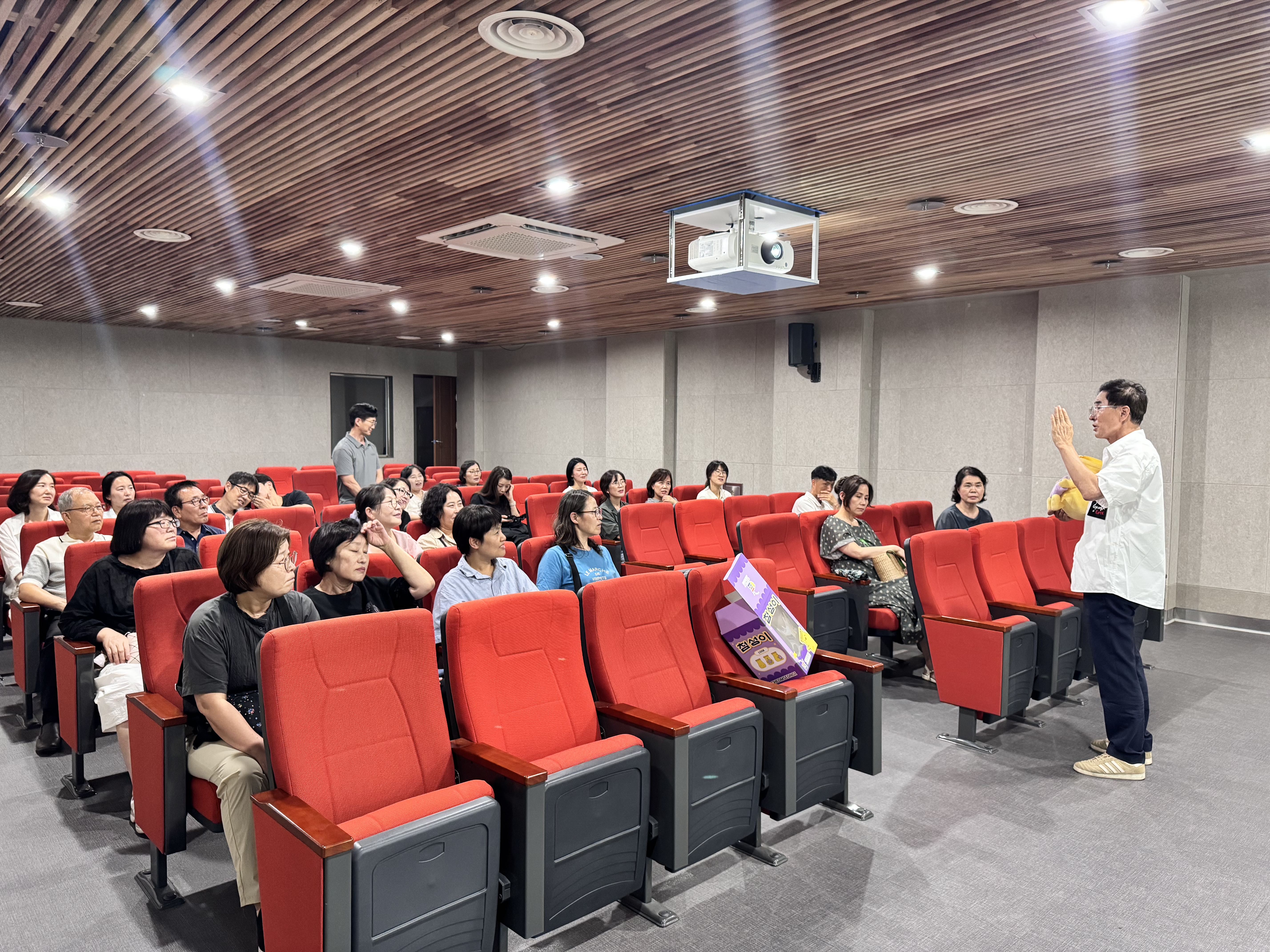 계당초등학교 교직원, (재)경주스마트미디어센터 XR버스 및 실감형 콘텐츠 체험